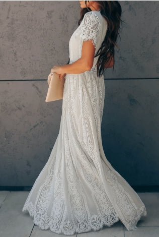 Dlouhé krajkové šaty s výstřihem do V a krátkými rukávy