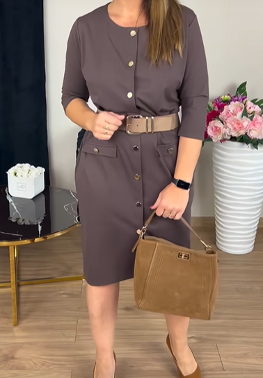 Elegantní jednořadé šaty pro módní ženy