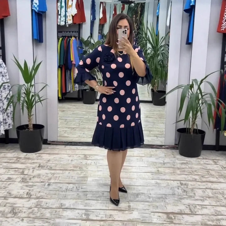 Dámské puntíkované skládané šaty