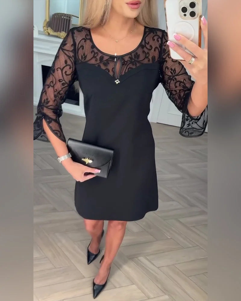 Šaty s dlouhým rukávem a patchworkem v jednobarevném provedení