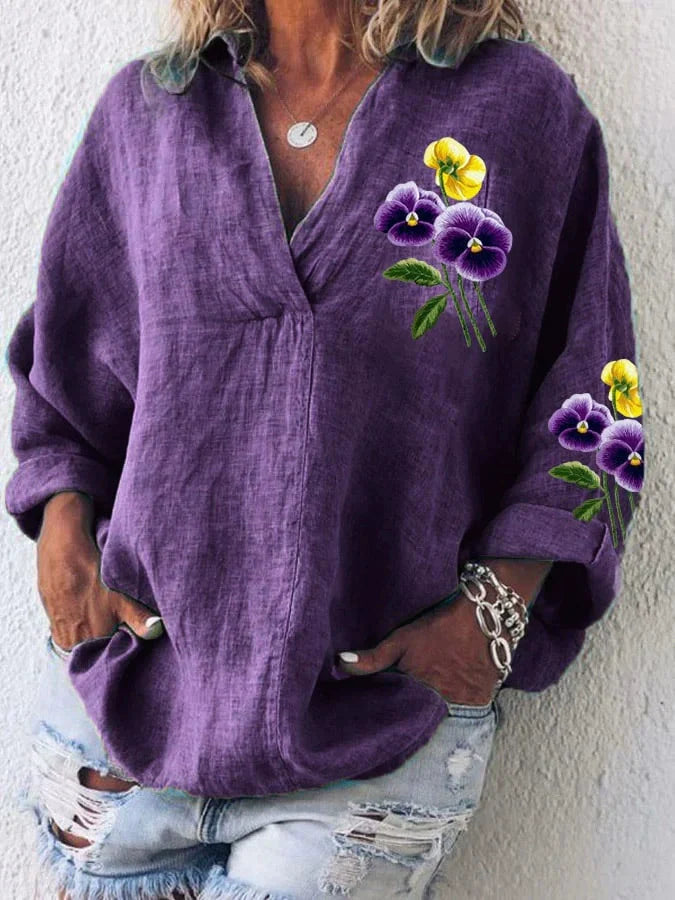 Dámská neformální košile s výstřihem do V a květinovým motivem