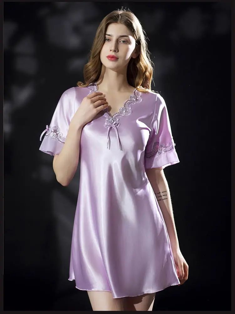 【Dobírka】Dámská krajková noční košile Ice Silk s krátkým rukávem