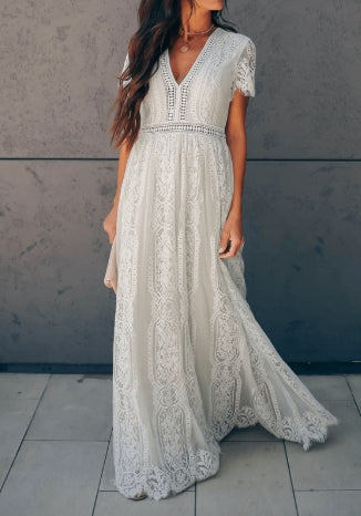Dlouhé krajkové šaty s výstřihem do V a krátkými rukávy