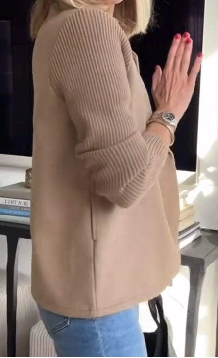 Dámský ležérní kabát s patchworkovým rukávem s klopovým knoflíkem a dvěma kapsami na bocích