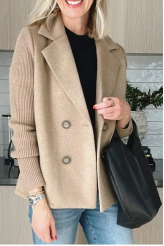 Dámský ležérní kabát s patchworkovým rukávem s klopovým knoflíkem a dvěma kapsami na bocích