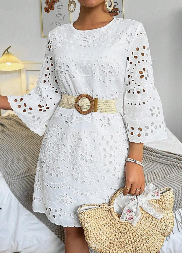 Jednobarevné duté vyšívané trumpetové šaty