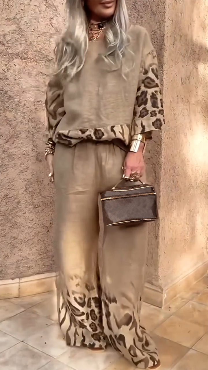 Dámský ležérní oblek z bavlny a lnu s leopardím potiskem a kulatým výstřihem