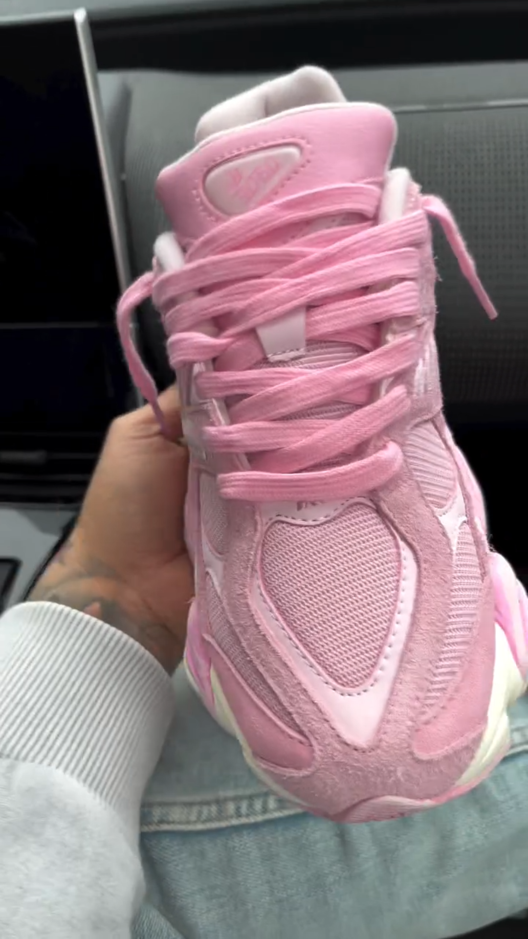 Prodyšné semišové tenisky na volný čas