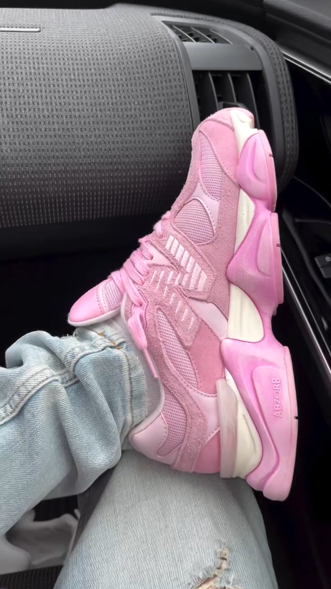 Prodyšné semišové tenisky na volný čas