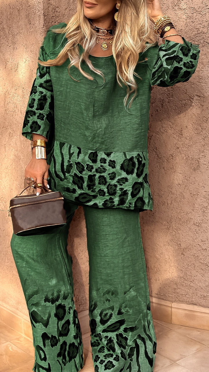 Dámský ležérní oblek z bavlny a lnu s leopardím potiskem a kulatým výstřihem