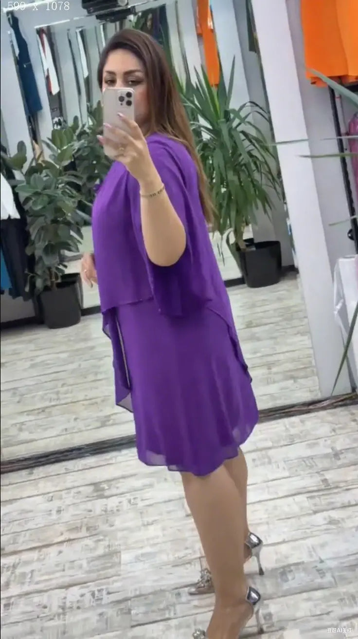 Nové moderní šaty, klasický design, elegantní a jednoduché