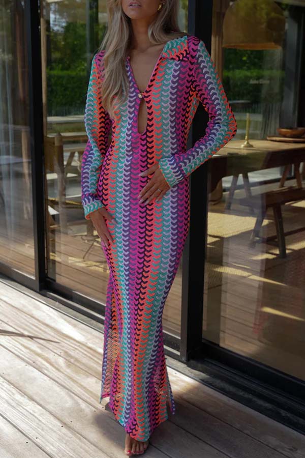 Dlouhé pletené šaty s exkluzivním potiskem a rozparkem s dlouhým rukávem