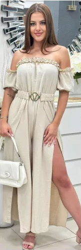 Stylový a moderní dámský overal s volánky a rozparkem na jednom rameni