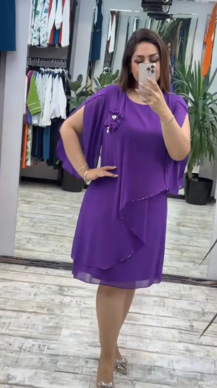 Nové moderní šaty, klasický design, elegantní a jednoduché