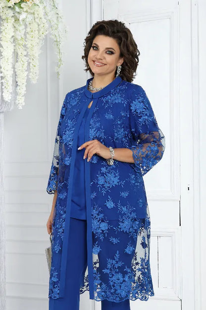 Elegantní a luxusní modrý třídílný oblek