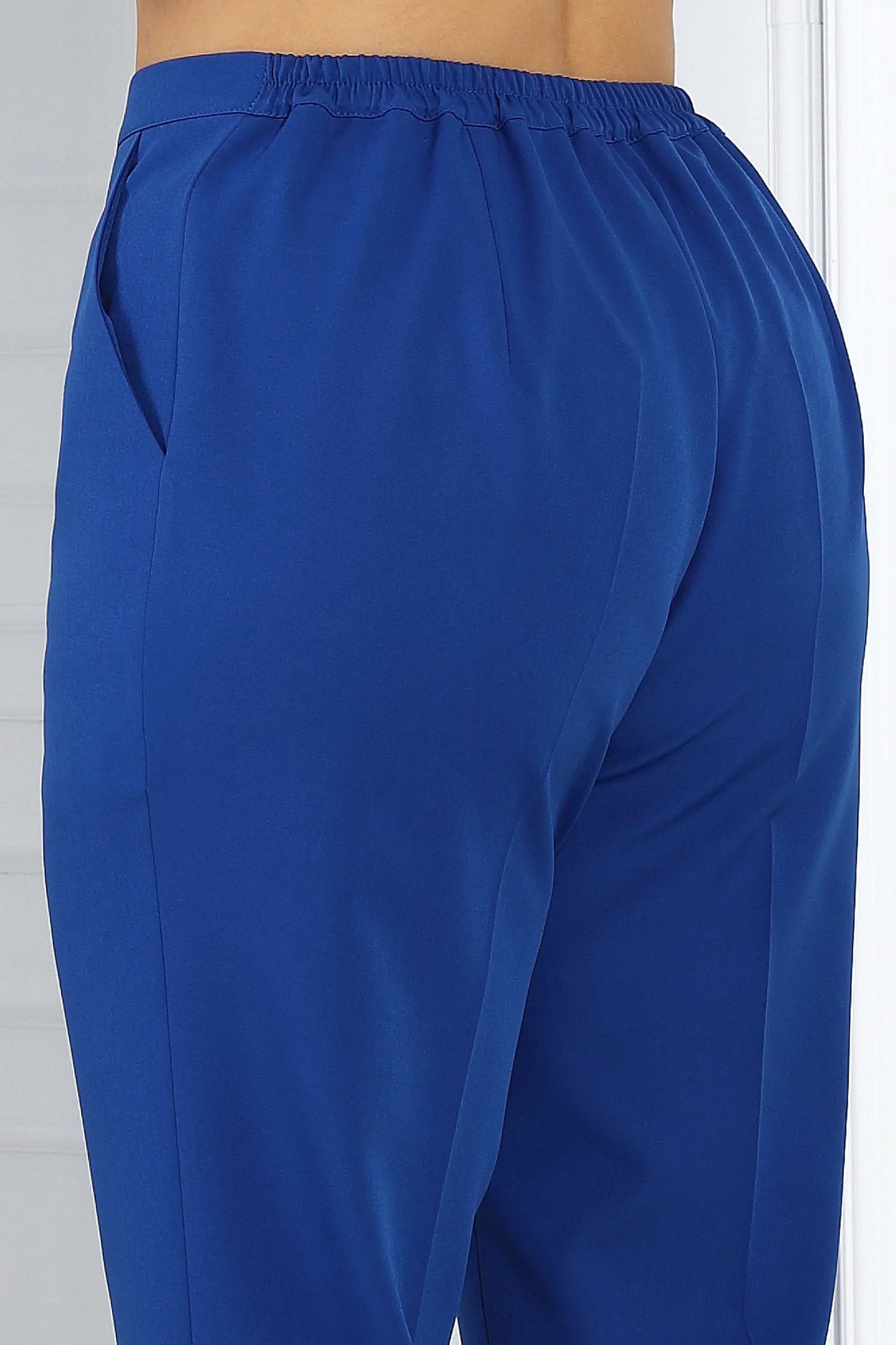 Elegantní a luxusní modrý třídílný oblek