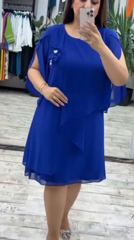 Nové moderní šaty, klasický design, elegantní a jednoduché