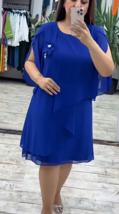 Nové moderní šaty, klasický design, elegantní a jednoduché