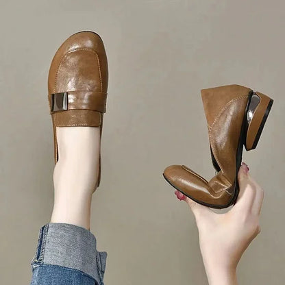 dámské ploché boty s kulatou špičkou na tlustém podpatku