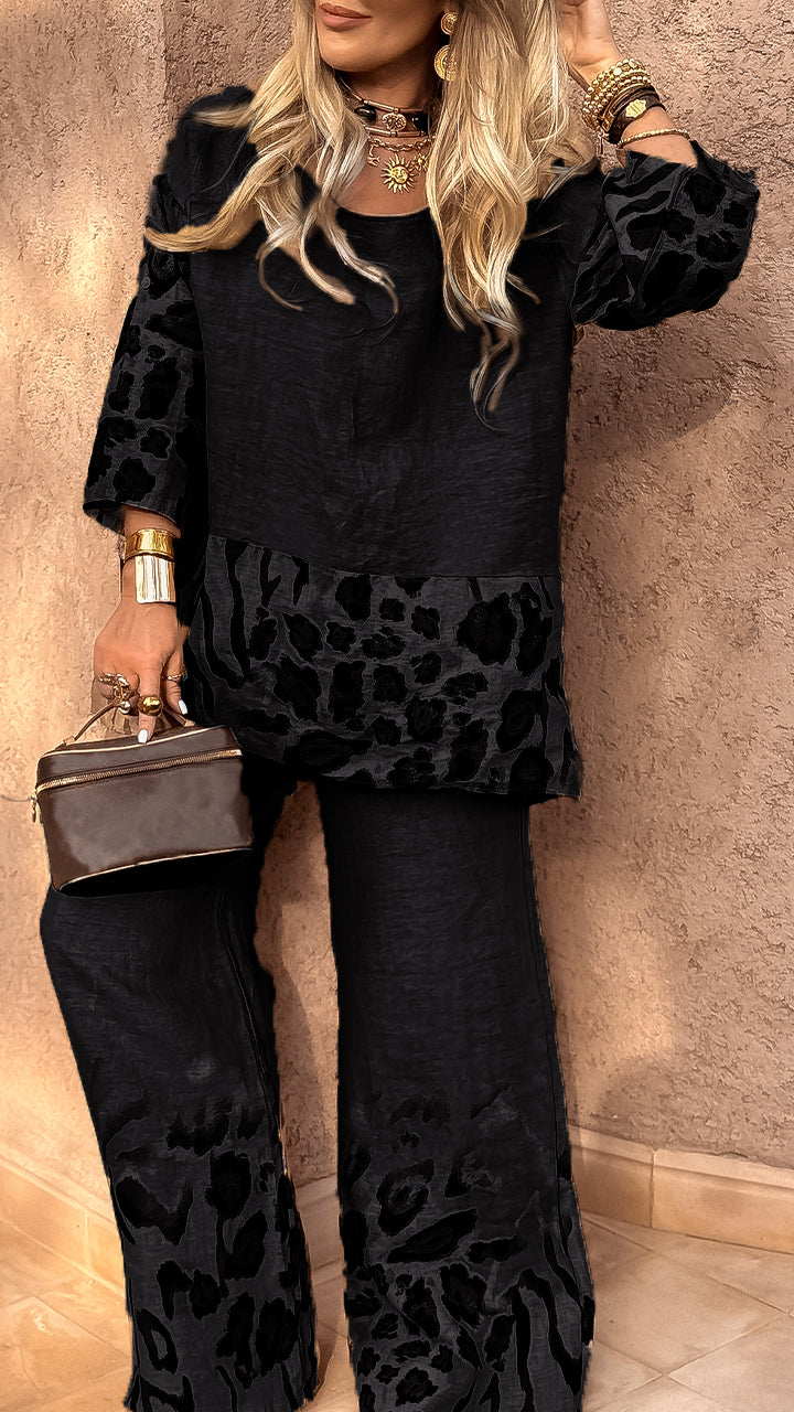 Dámský ležérní oblek z bavlny a lnu s leopardím potiskem a kulatým výstřihem