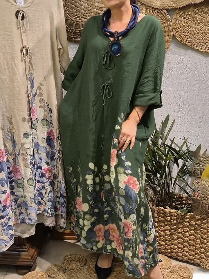 Dámská kytice s květinami, volné lněné šaty