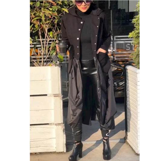 Dámská bunda s dlouhým rukávem a kapucí