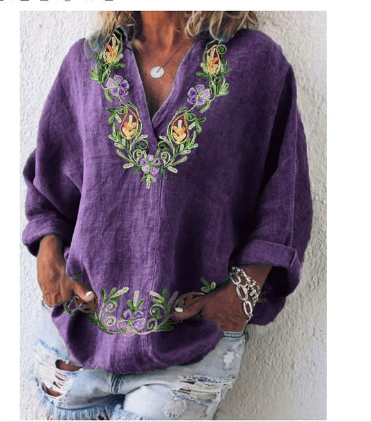 Dámská neformální košile s výstřihem do V a květinovým motivem