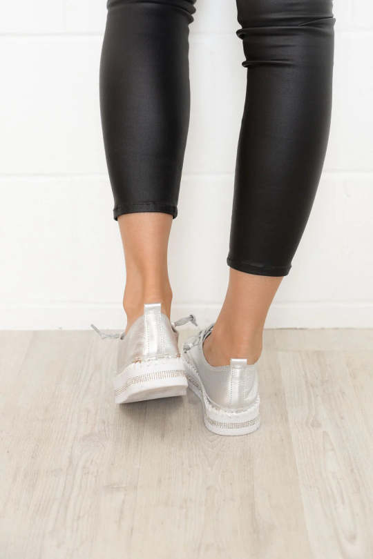 Křišťálově stříbrné kožené tenisky – 50% sleva po omezenou dobu