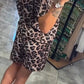 Dámská halenka a ležérní kraťasy s leopardím vzorem