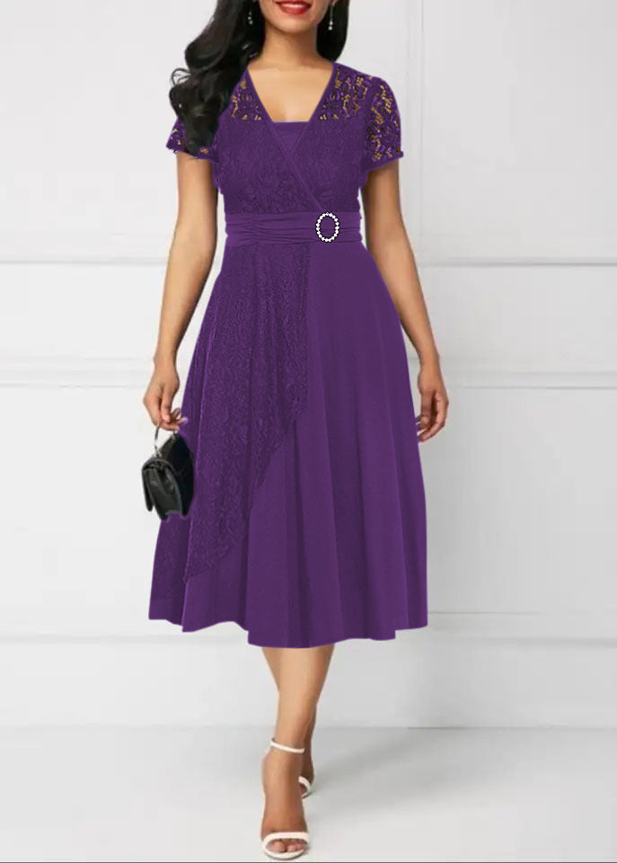 Elegantní dámské krajkové šaty s výstřihem do V
