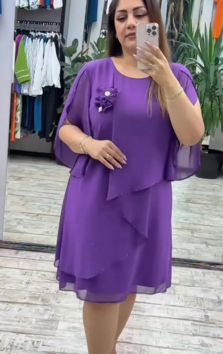 Nové moderní šaty, klasický design, elegantní a jednoduché