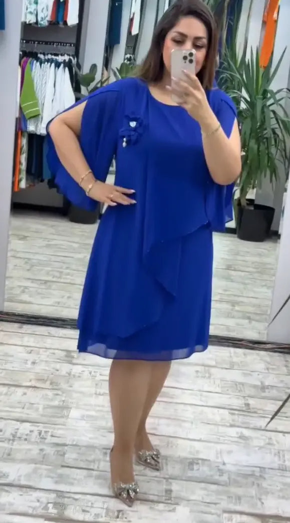 Nové moderní šaty, klasický design, elegantní a jednoduché