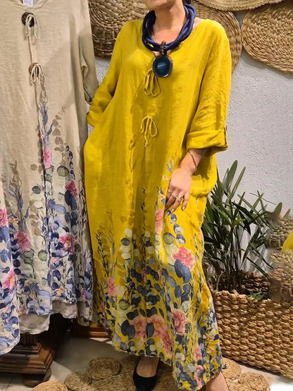 Dámská kytice s květinami, volné lněné šaty