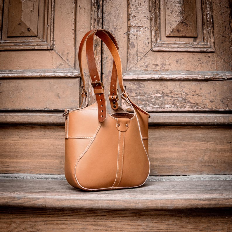 Ručně vyrobená kožená taška. Unikátní, stylová a odolná kabelka. Skvělý dárek. Tohle není čínská kabelka. Můžete si to přizpůsobit.