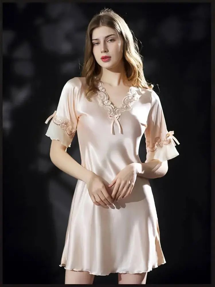 【Dobírka】Dámská krajková noční košile Ice Silk s krátkým rukávem