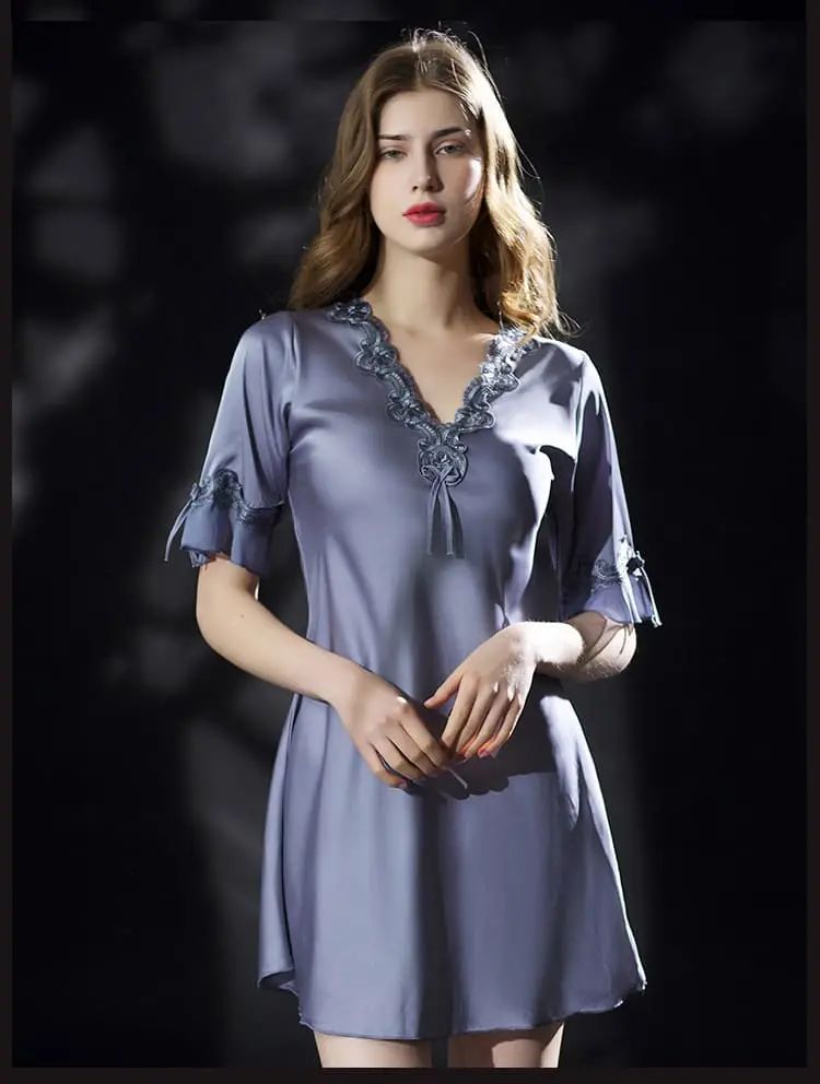 【Dobírka】Dámská krajková noční košile Ice Silk s krátkým rukávem