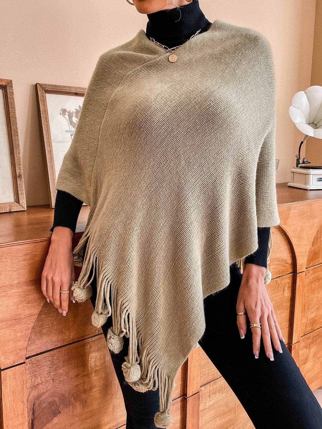 2022 nový střapcový pulovrový plášť