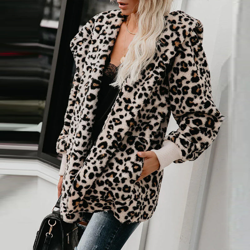Neformální dámské oblečení s leopardím vzorem s dlouhým rukávem