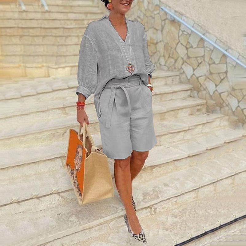 Dámský dvoudílný jednobarevný top s výstřihem do V + šortky