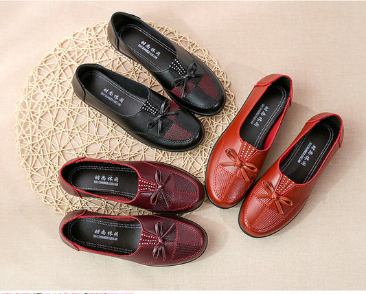 Pohodlná podrážka je protiskluzová, odolná proti opotřebení a není snadné ji poškodit.