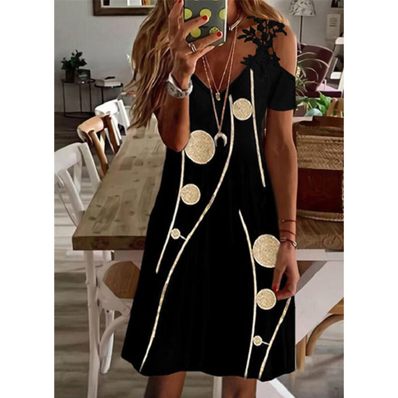 Sukně s krátkým rukávem a výstřihem do V z roku 2022