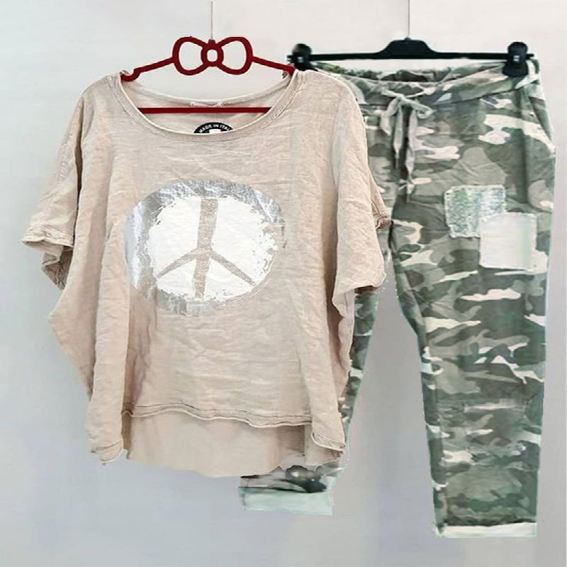 DÁMSKÝ TOP S KRÁTKÝM RUKÁVEM, KAMUFLÁŽNÍ KALHOTY, DVOUDÍLNÝ SET