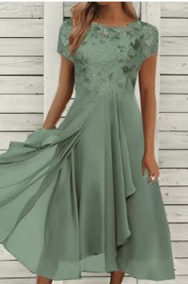 Elegantní dlouhé květinové šaty 2022